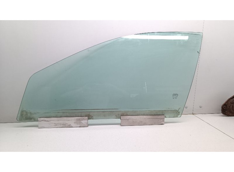Стекло двери передней левой к Volvo V70, 2003г.