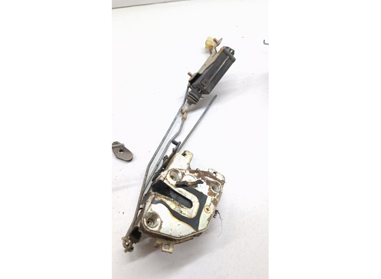 Замок двери задней левой к Kia Clarus, 1997г.