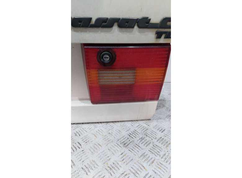 Фонарь крышки багажника правый к Volkswagen Passat, 1995г.