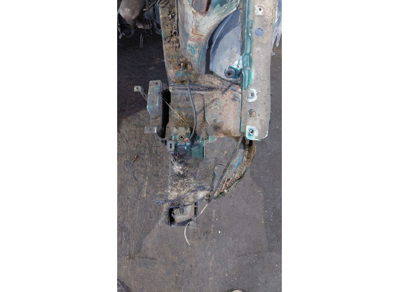 Лонжерон левый к Volkswagen Passat, 1995г.