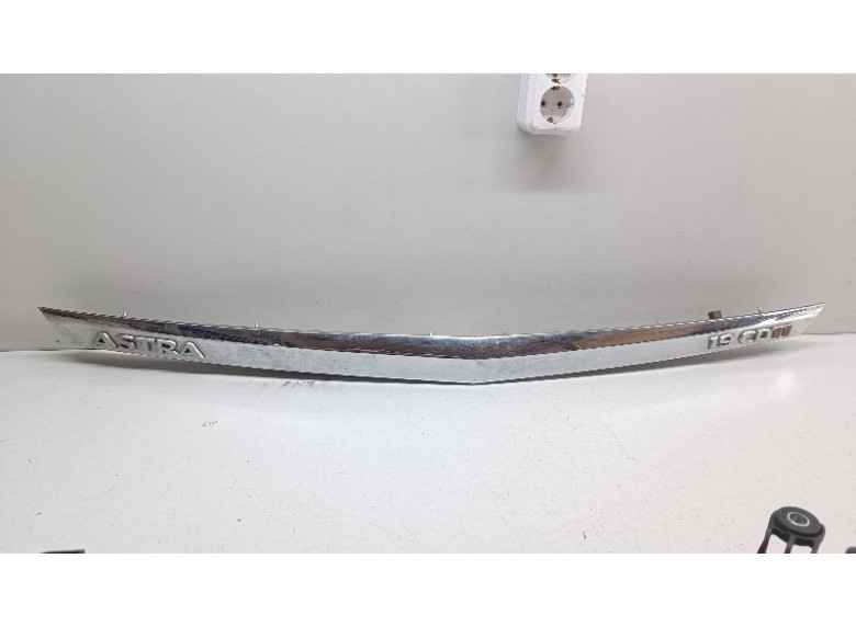 Накладка подсветки номера к Opel Astra, 2007г.