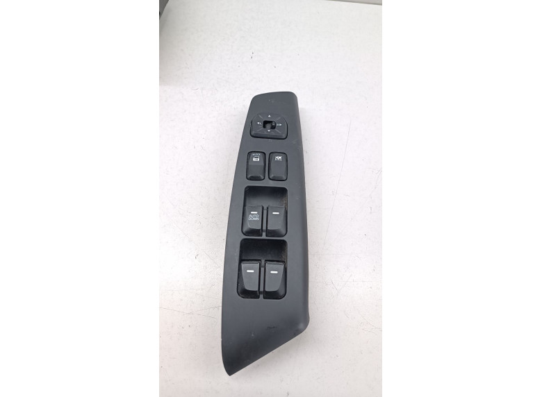 Блок управления стеклоподъемниками к Hyundai ix35, 2014г.