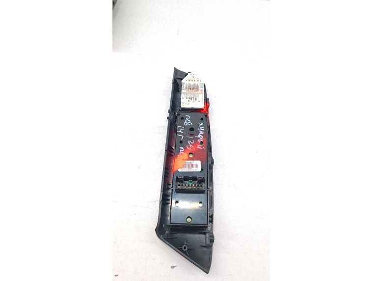 Блок управления стеклоподъемниками к Hyundai ix35, 2014г.