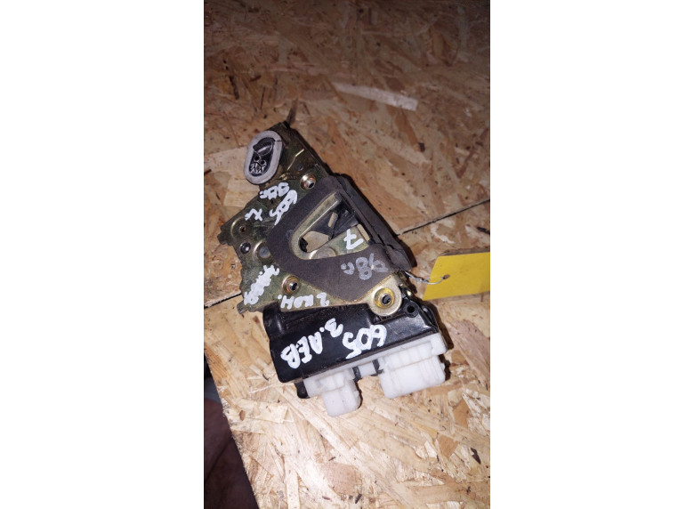 Замок двери задней левой к Peugeot 605, 1994г.