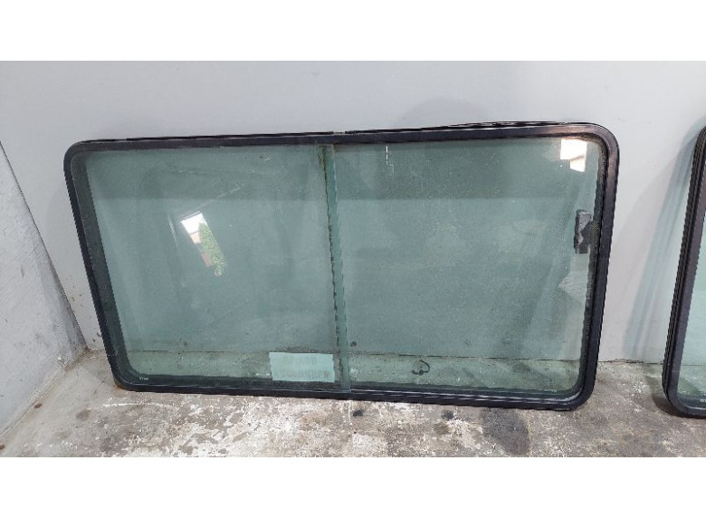 Стекло кузовное боковое правое к Iveco Daily