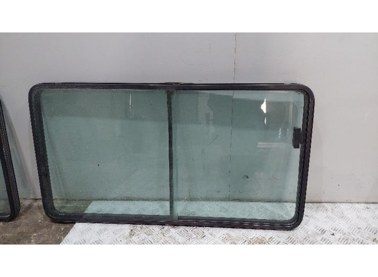 Стекло кузовное боковое правое к Iveco Daily