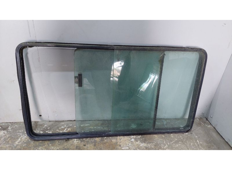 Стекло кузовное боковое левое к Iveco Daily