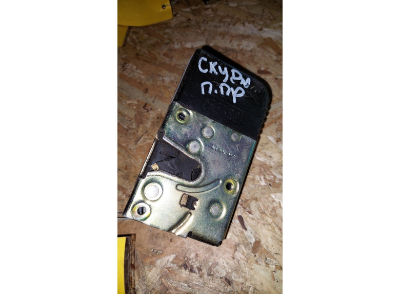 Замок двери передней правой к Citroen Evasion, 1997г.