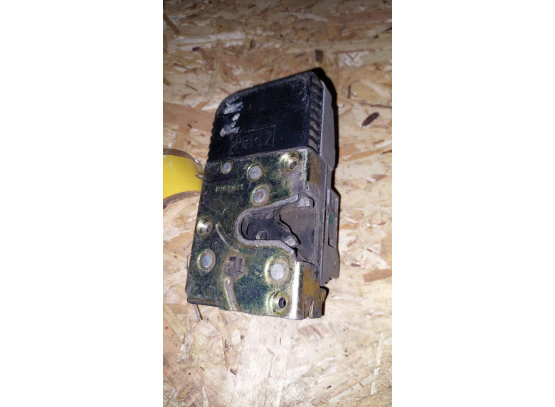 Замок двери передней правой к Citroen Evasion, 2000г.