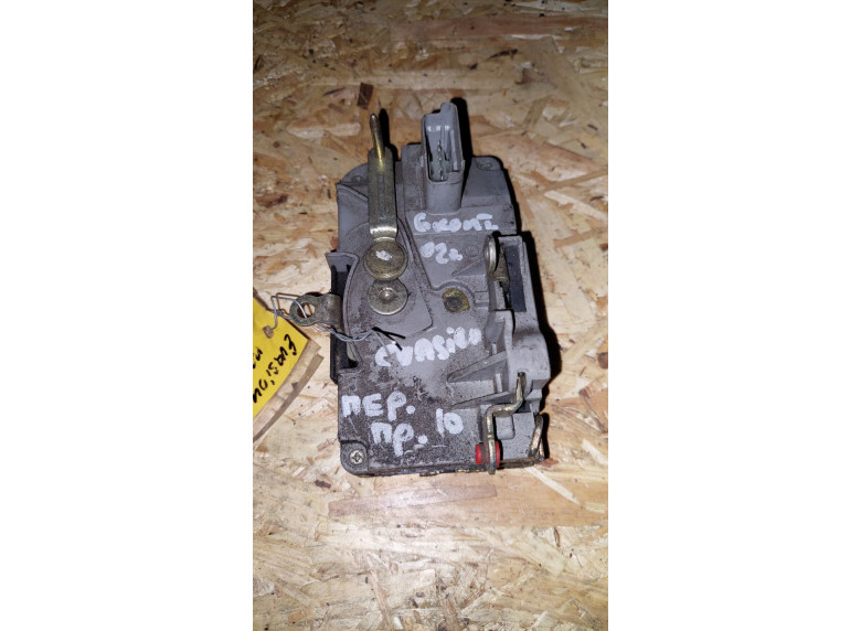 Замок двери передней правой к Citroen Evasion, 2000г.