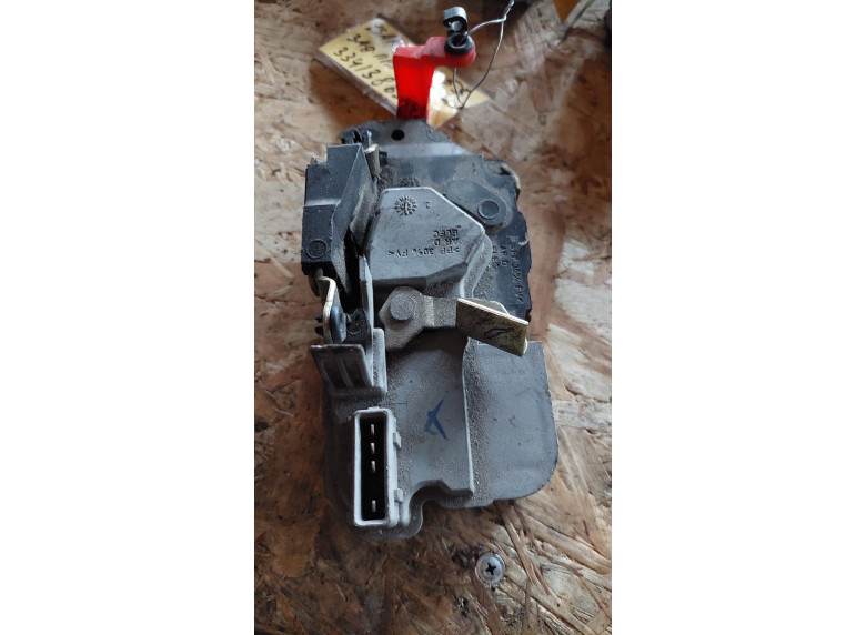 Замок двери задней правой к Citroen Xsara, 2003г.