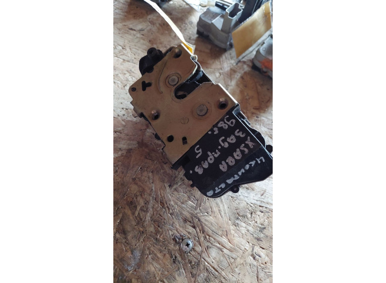 Замок двери задней правой к Citroen Xsara, 1998г.