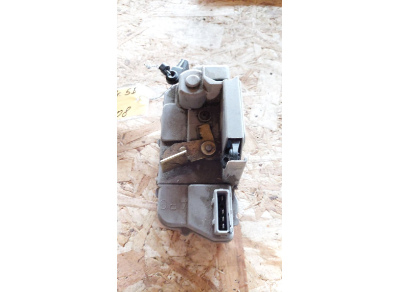 Замок двери задней левой к Citroen Xsara, 1998г.