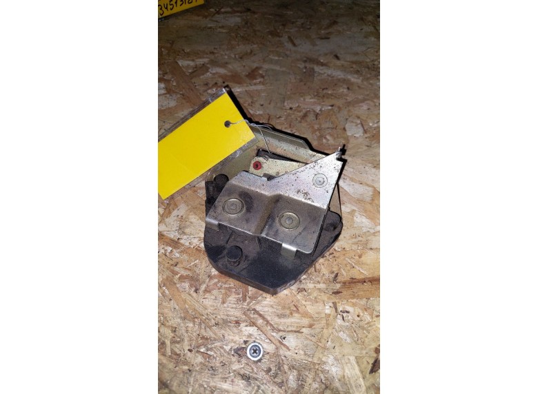 Замок двери задней левой к Замок двери задней левой к Peugeot 806 undefined г. 806