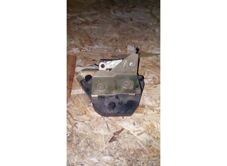 Замок двери задней левой к Замок двери задней левой к Peugeot 806 undefined г. 806