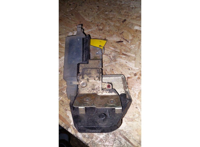 Замок двери задней правой к Замок двери задней правой к Peugeot 806 undefined г. 806