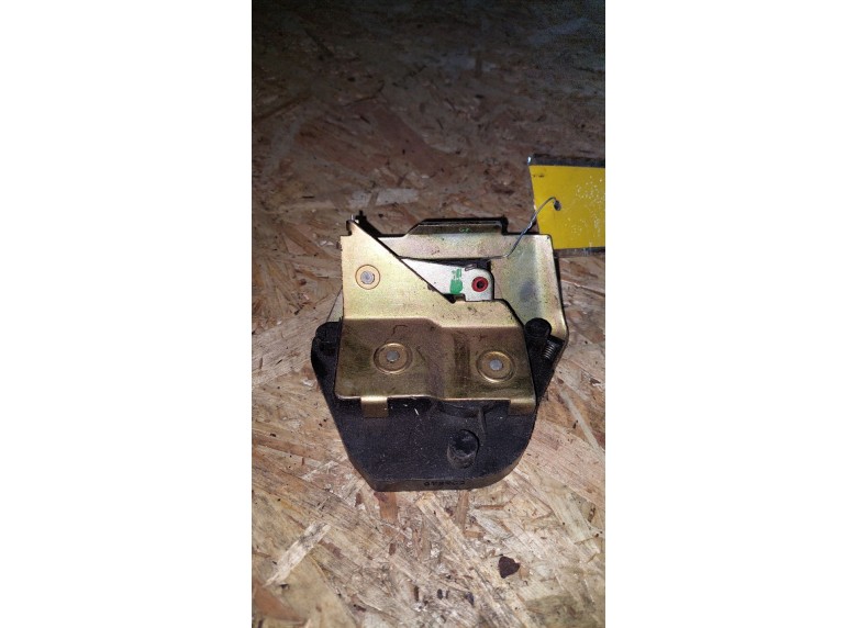 Замок двери задней правой к Замок двери задней правой к Peugeot 806 undefined г. 806