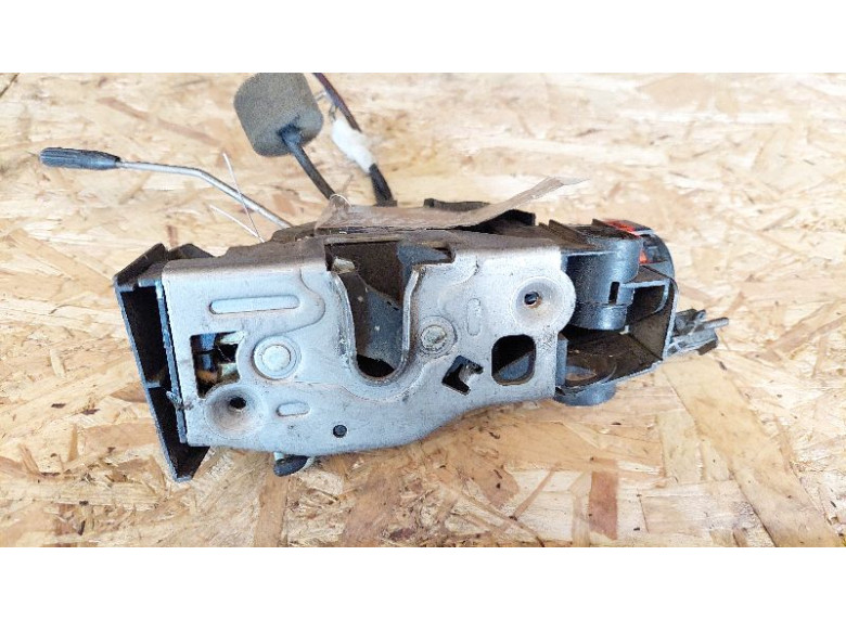 Замок двери передней левой к Mercedes A W168, 2003г.