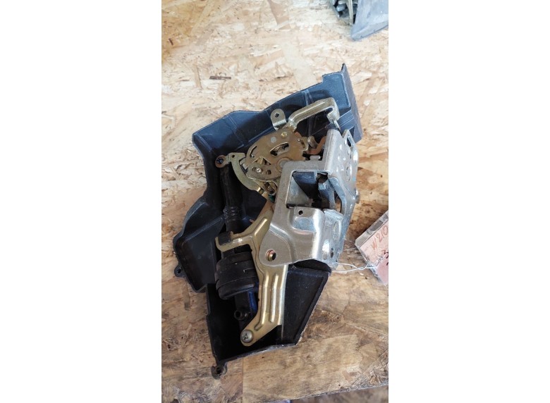 Замок двери задней правой к Замок двери задней правой к Mercedes EW210 undefined г. E W210