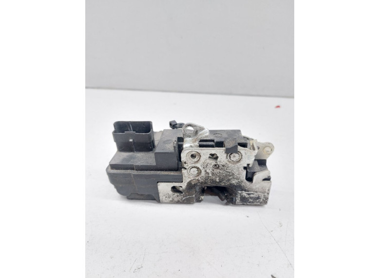 Замок двери задней левой к Citroen Berlingo, 2007г.