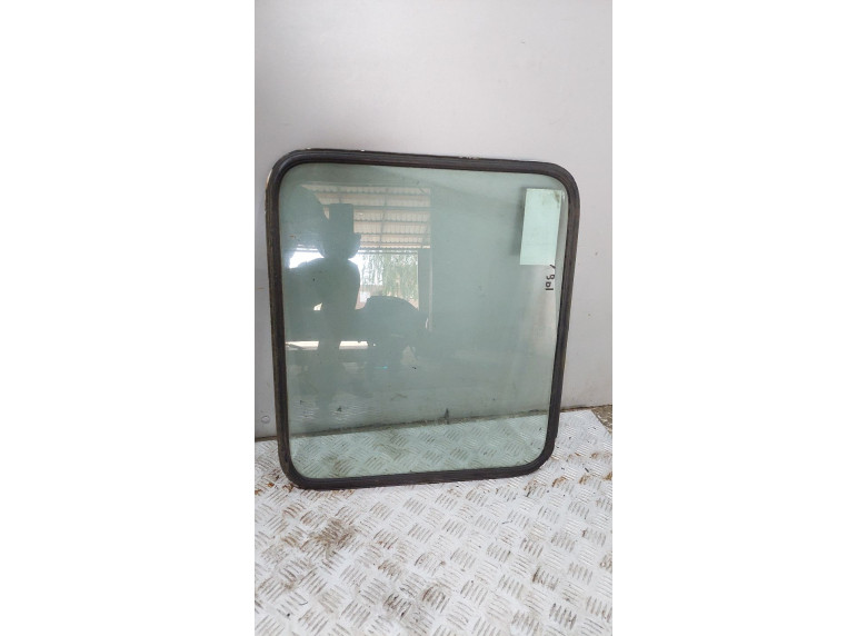 Стекло заднее к Iveco Daily, 1995г.