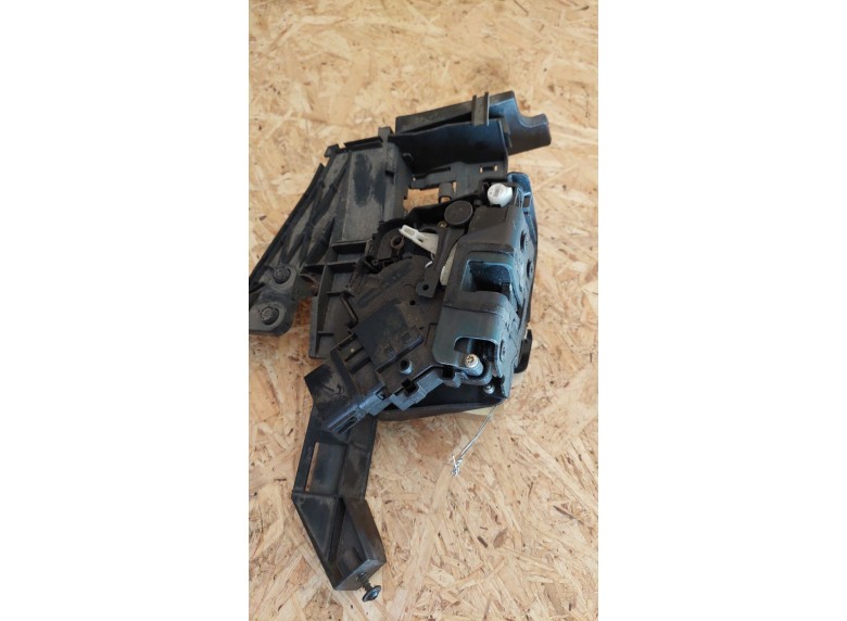 Замок двери задней правой к Замок двери задней правой к Ford Focus undefined г. Focus