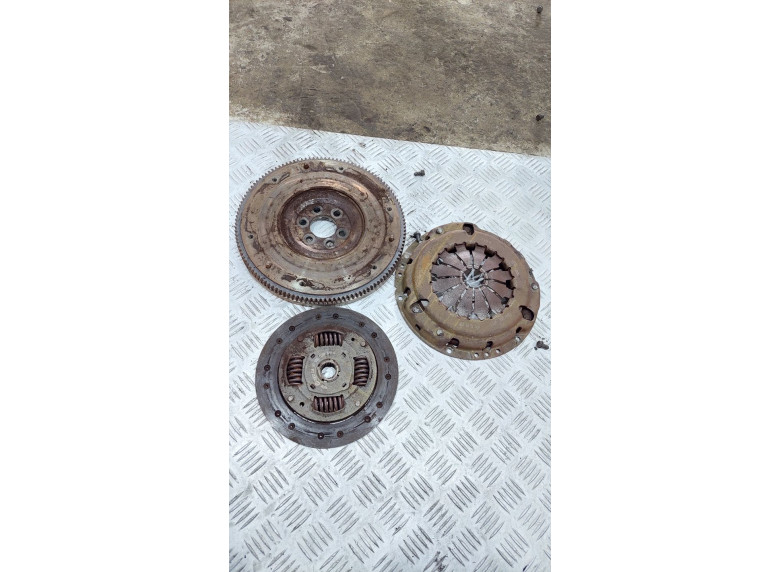 Комплект сцепления к Volkswagen Polo, 2004г.