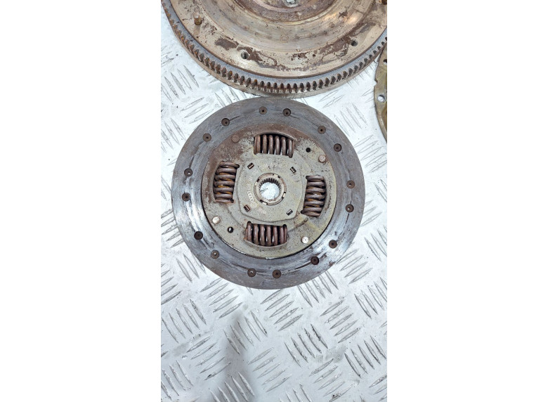 Комплект сцепления к Volkswagen Polo, 2004г.