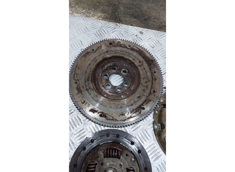 Комплект сцепления к Volkswagen Polo, 2004г.