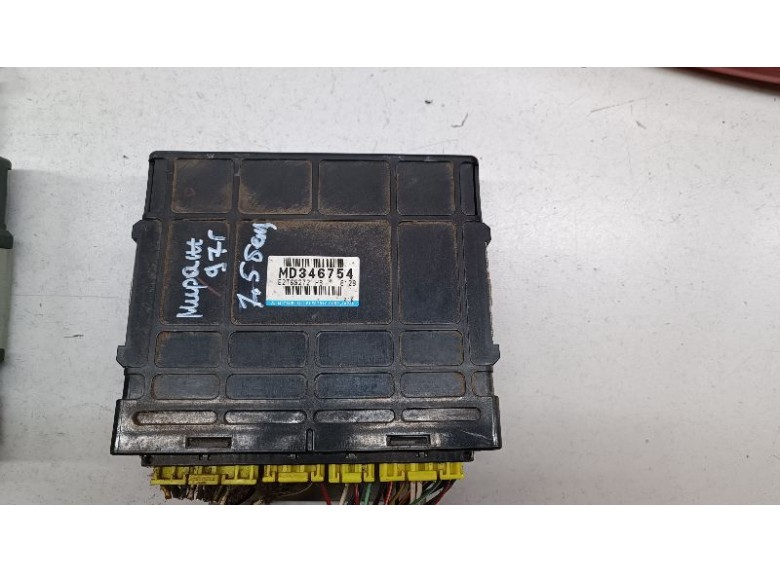 Блок управления двигателем к Mitsubishi Mirage