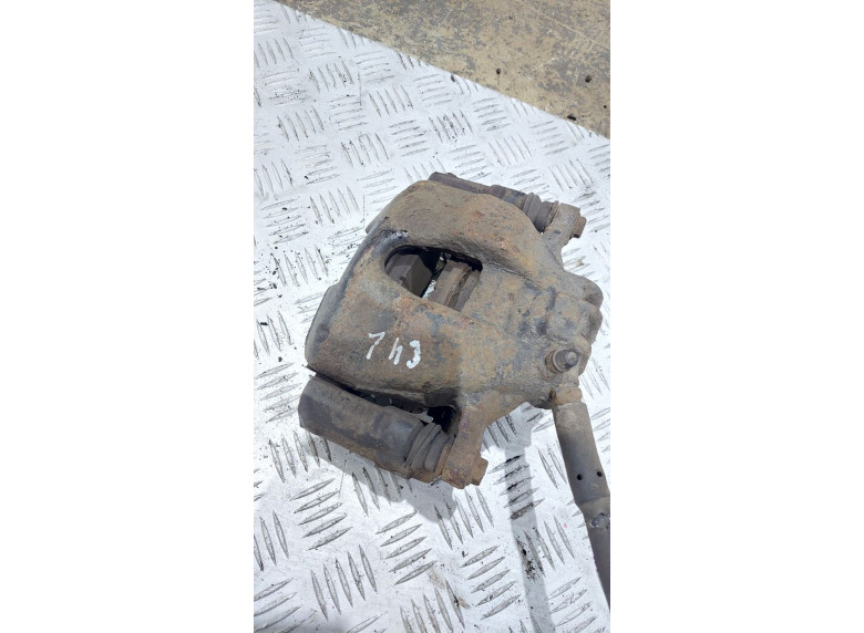 Суппорт передний левый к Citroen C4, 2013г.