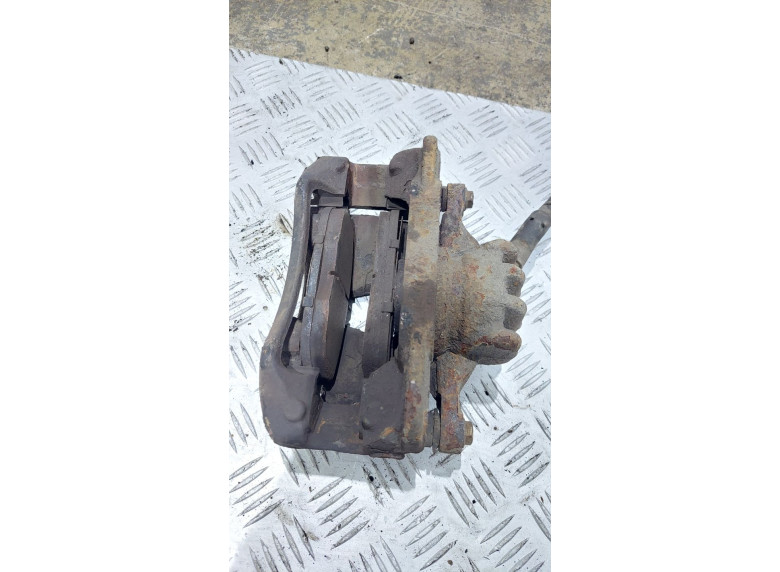 Суппорт передний левый к Citroen C4, 2013г.