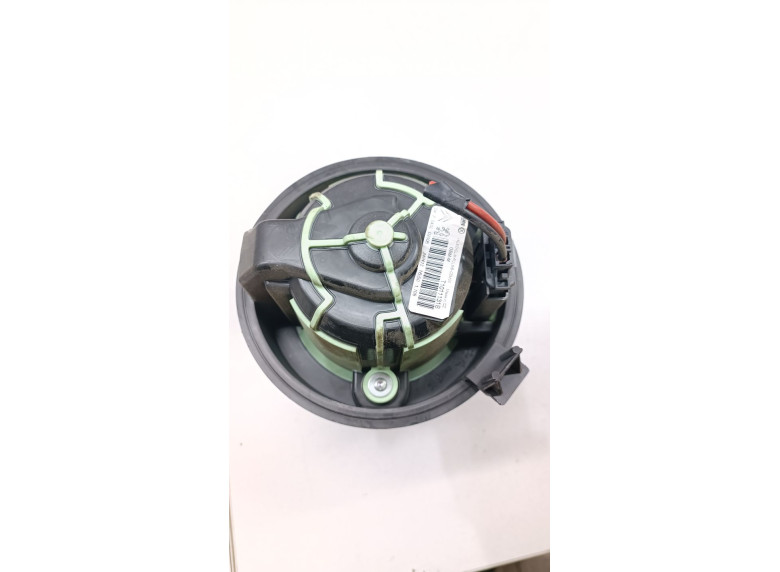 Моторчик печки к Citroen C4, 2013г.