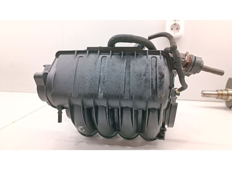 Коллектор впускной к Citroen C4, 2013г.