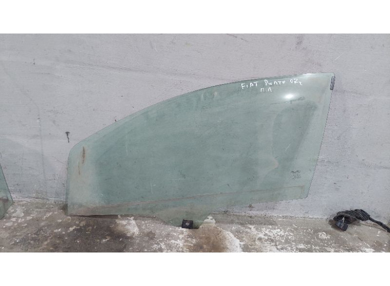 Стекло двери передней левой к Fiat Grande Punto, 2007г.