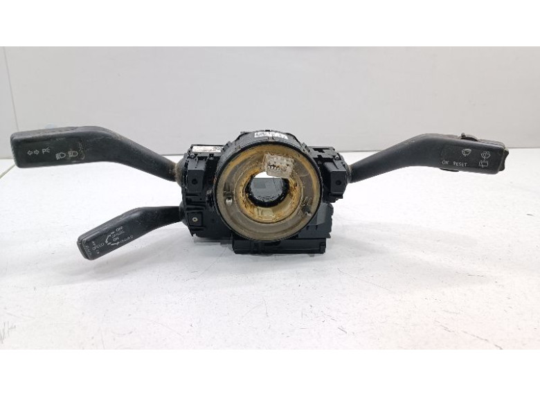 Переключатель подрулевой (стрекоза) к Volkswagen Passat, 2006г.