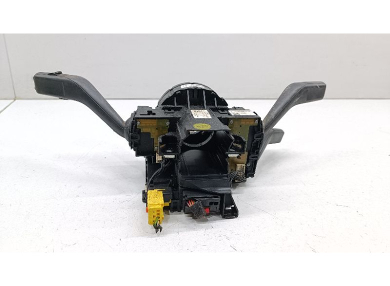 Переключатель подрулевой (стрекоза) к Volkswagen Passat, 2006г.