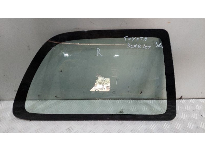 Стекло кузовное боковое правое к Toyota Starlet
