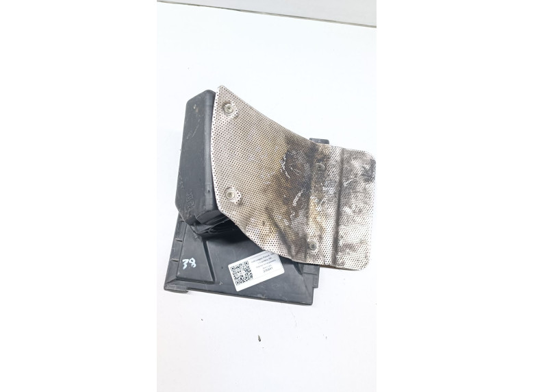 Корпус воздушного фильтра к Volkswagen Passat, 1998г.