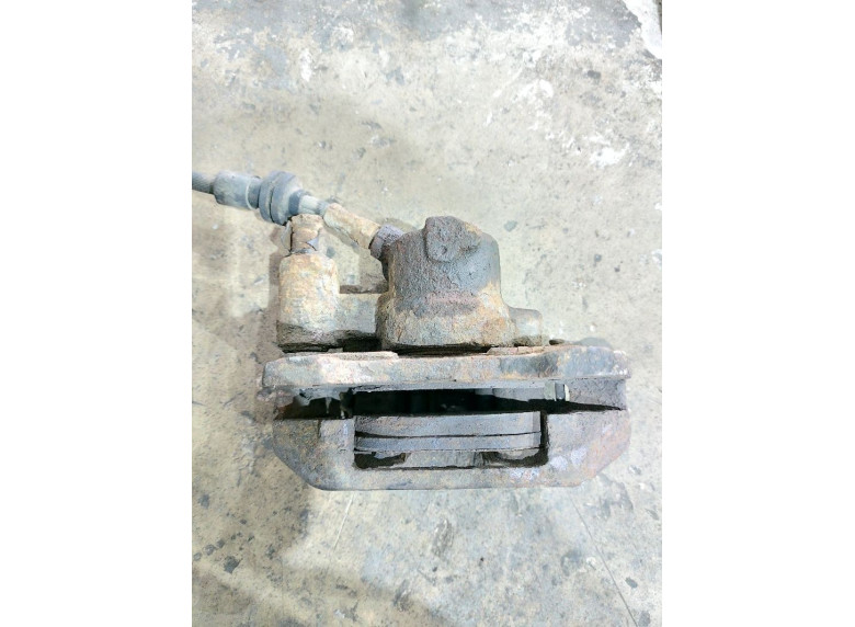 Суппорт передний левый к Fiat Punto, 2001г.