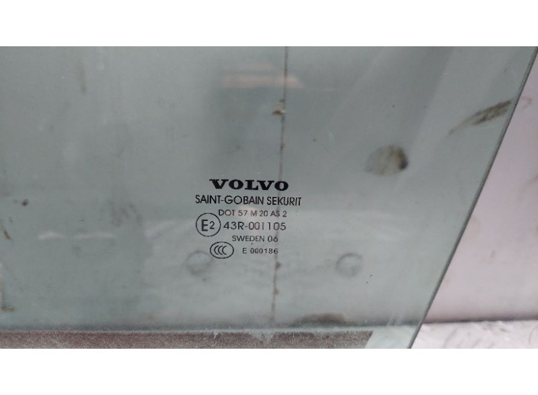 Стекло двери передней левой к Volvo V50, 2005г.