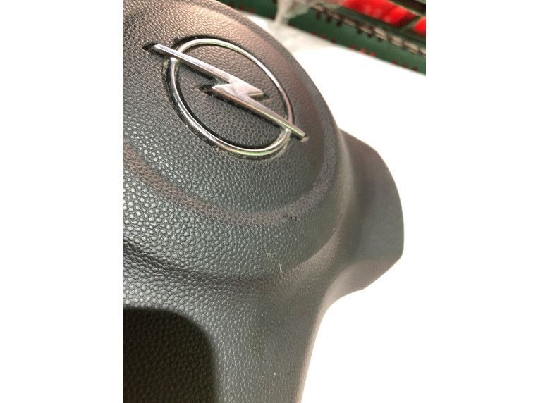 Подушка безопасности водителя к Opel Corsa, 2013г.