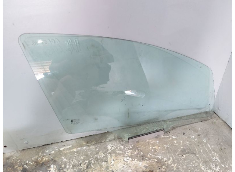Стекло двери передней правой к Opel Corsa, 2010г.