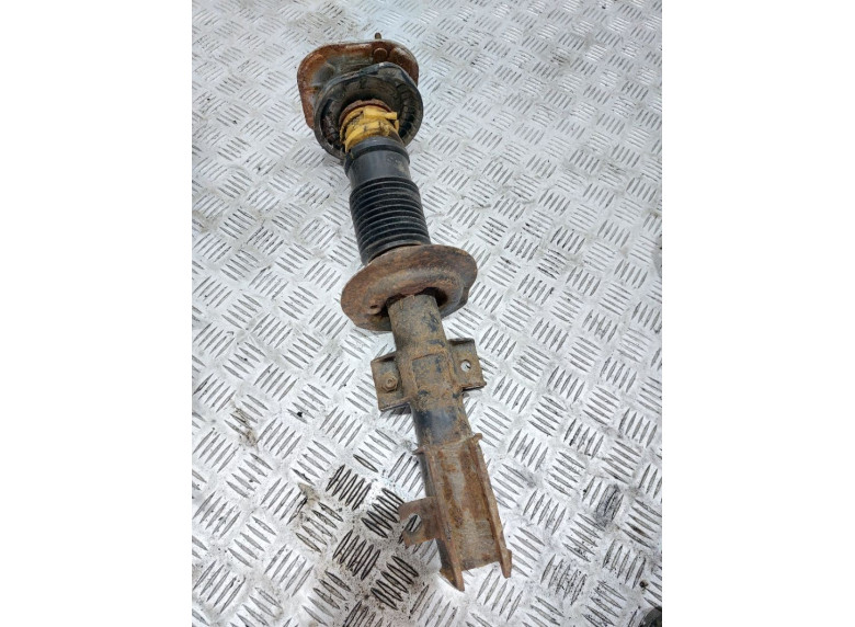 Амортизатор передний правый к Volvo C70