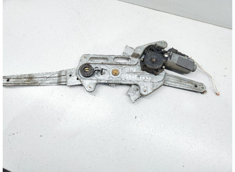 Стеклоподъемник электрический передний правый к Renault Safrane, 1996г.