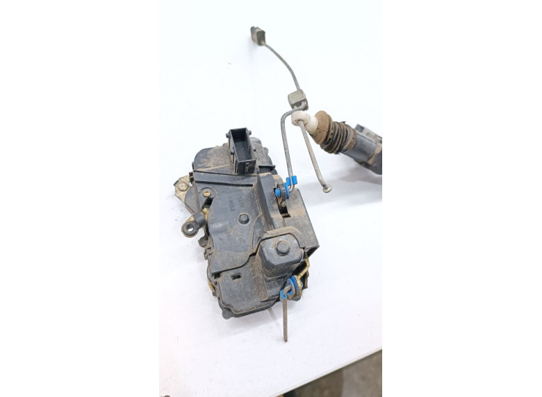 Замок двери передней правой к Citroen Berlingo, 1998г.