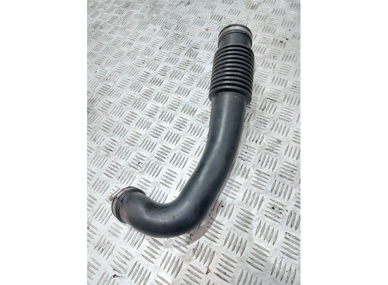 Патрубок воздушного фильтра к Ford Focus