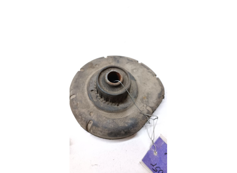 Опора амортизатора верхняя (чашка) к Volvo V70, 2002г.