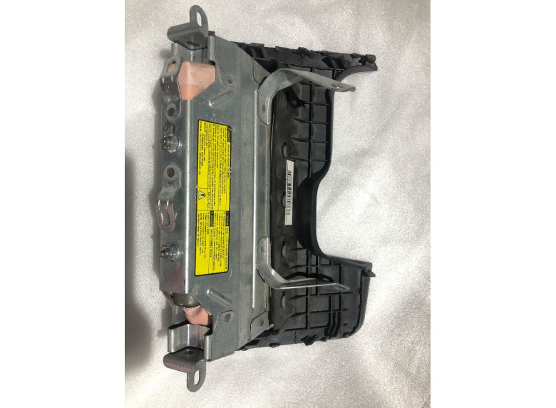 Подушка безопасности коленная к Toyota Yaris, 2007г.
