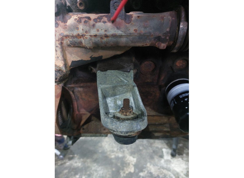 Кронштейн двигателя к Audi 100, 1998г.